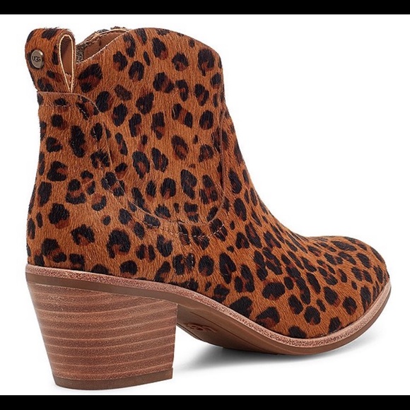 UGG®, the Kingsburg Leopard Calf Hair - Picture 4 of 6